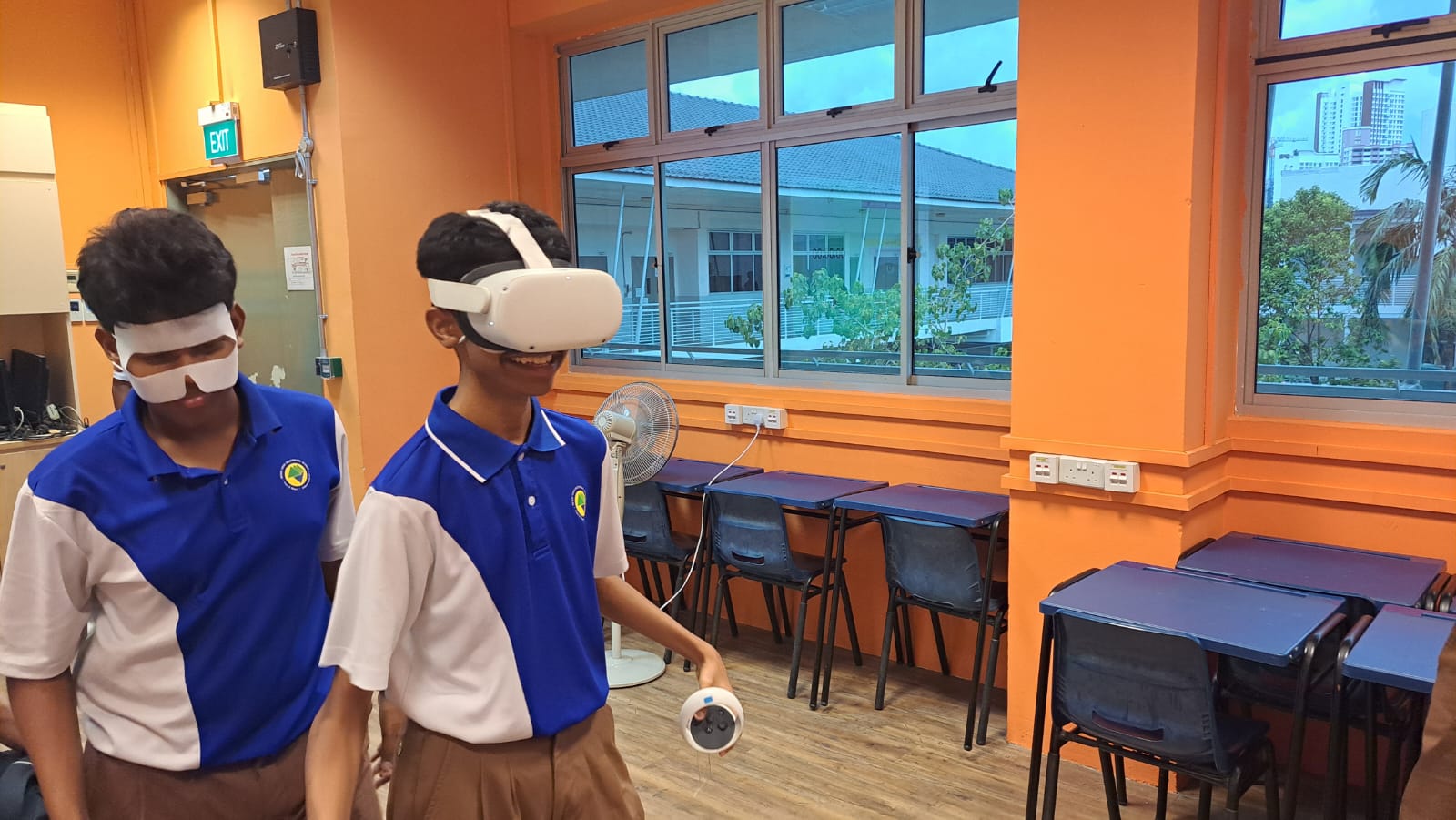 VR